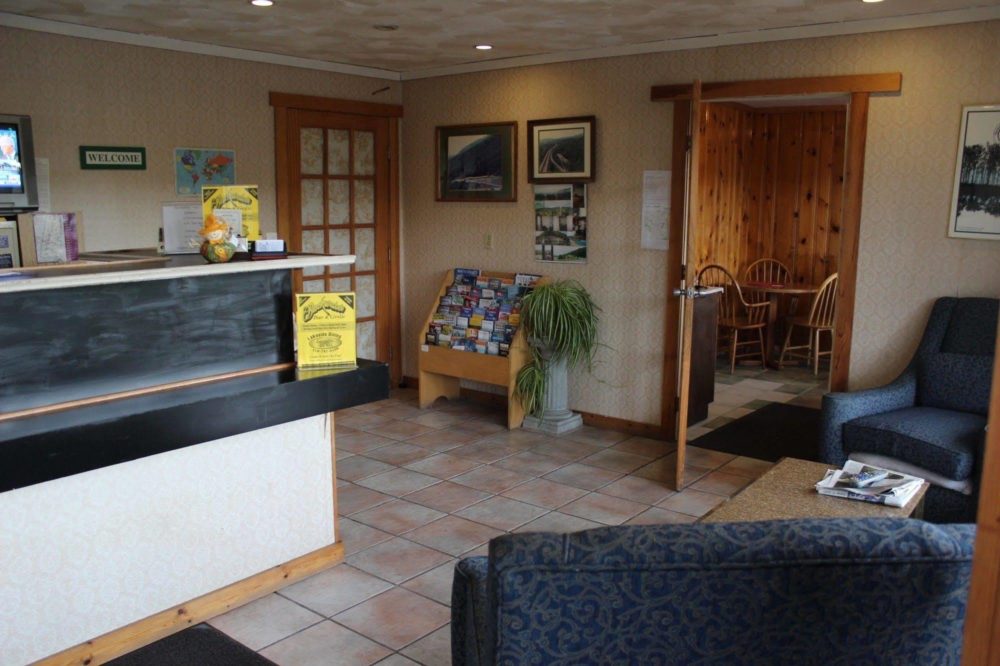 Berkshire Travel Lodge Canaan Екстер'єр фото