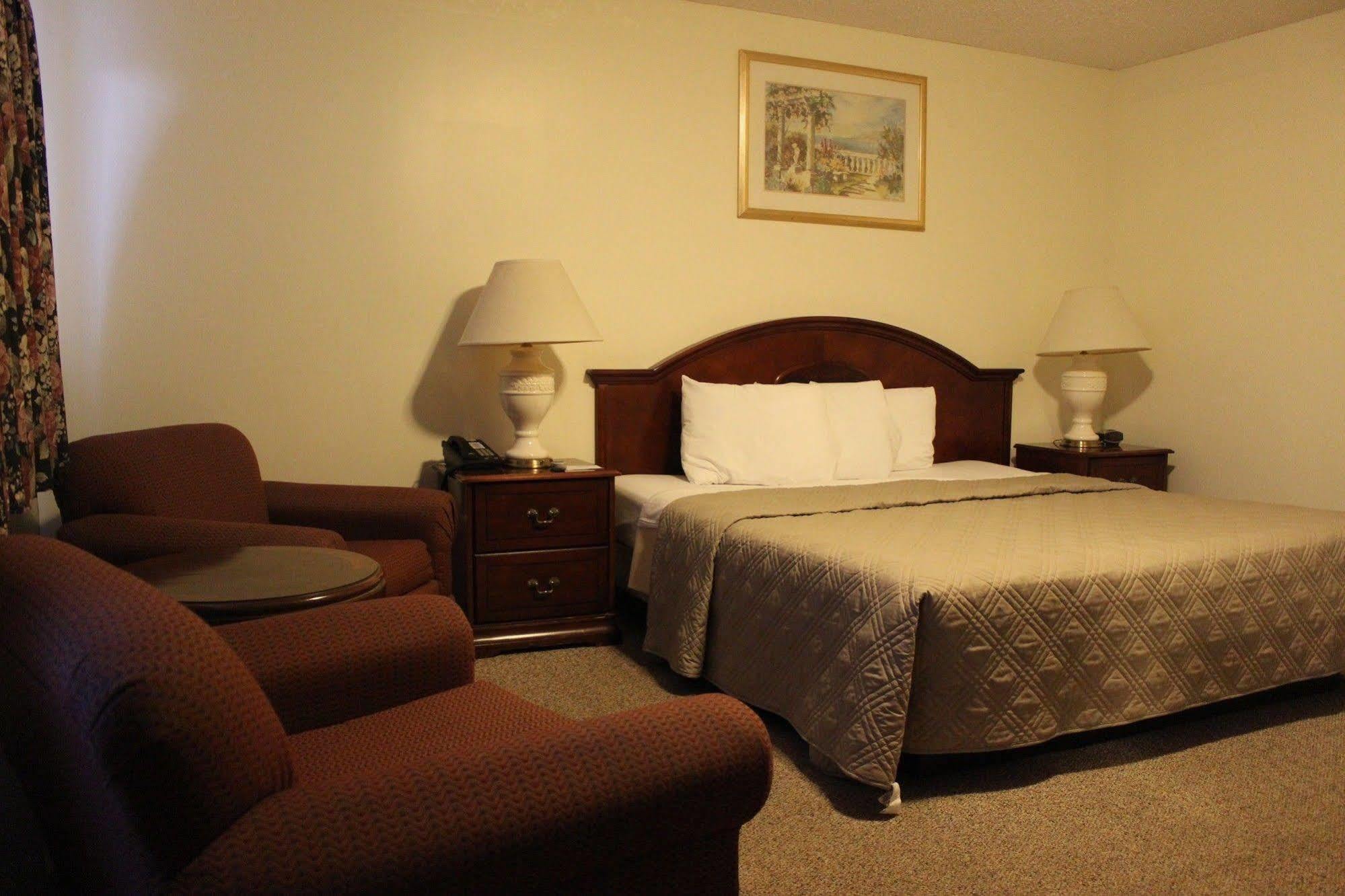 Berkshire Travel Lodge Canaan Екстер'єр фото