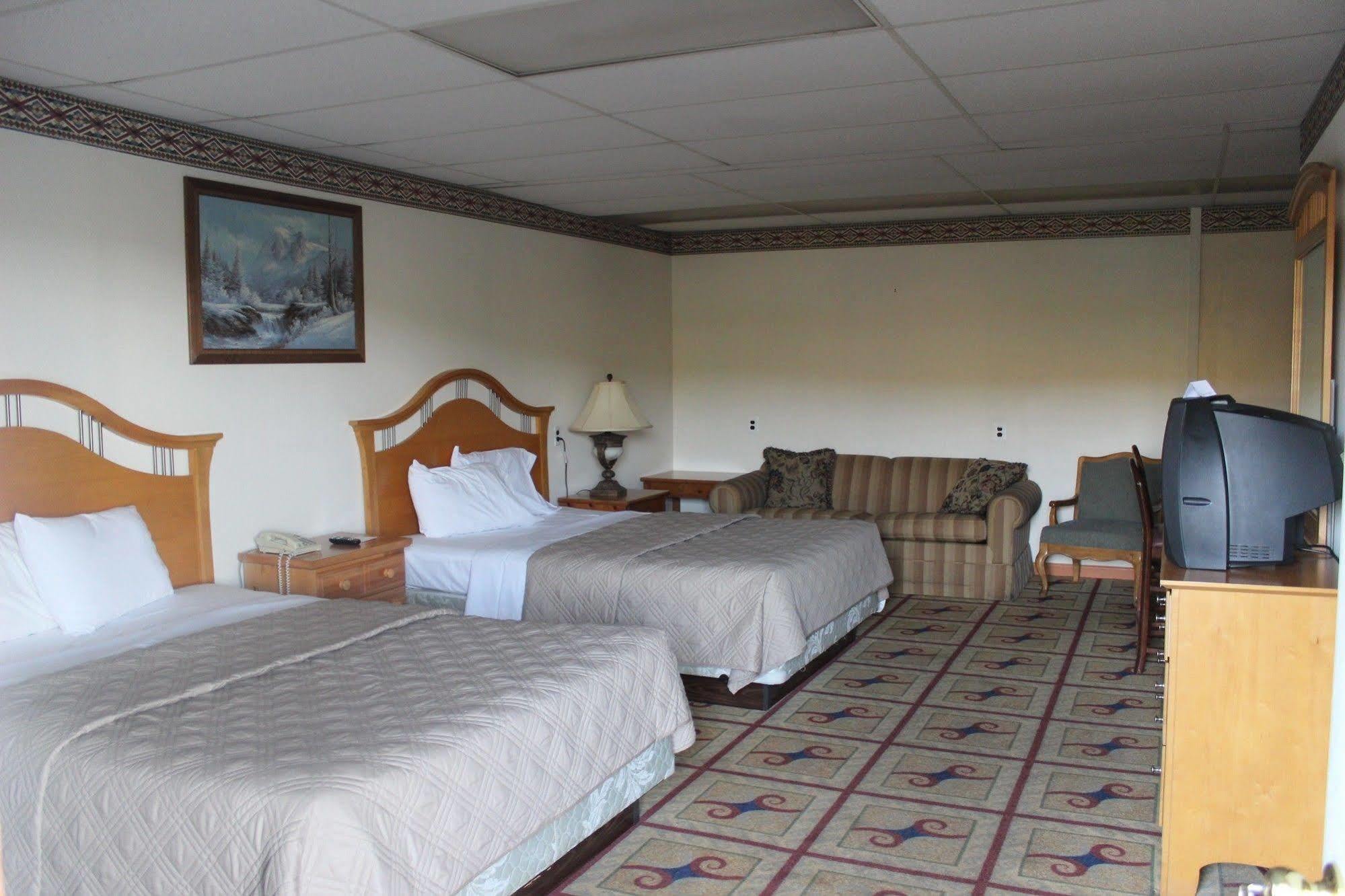Berkshire Travel Lodge Canaan Екстер'єр фото