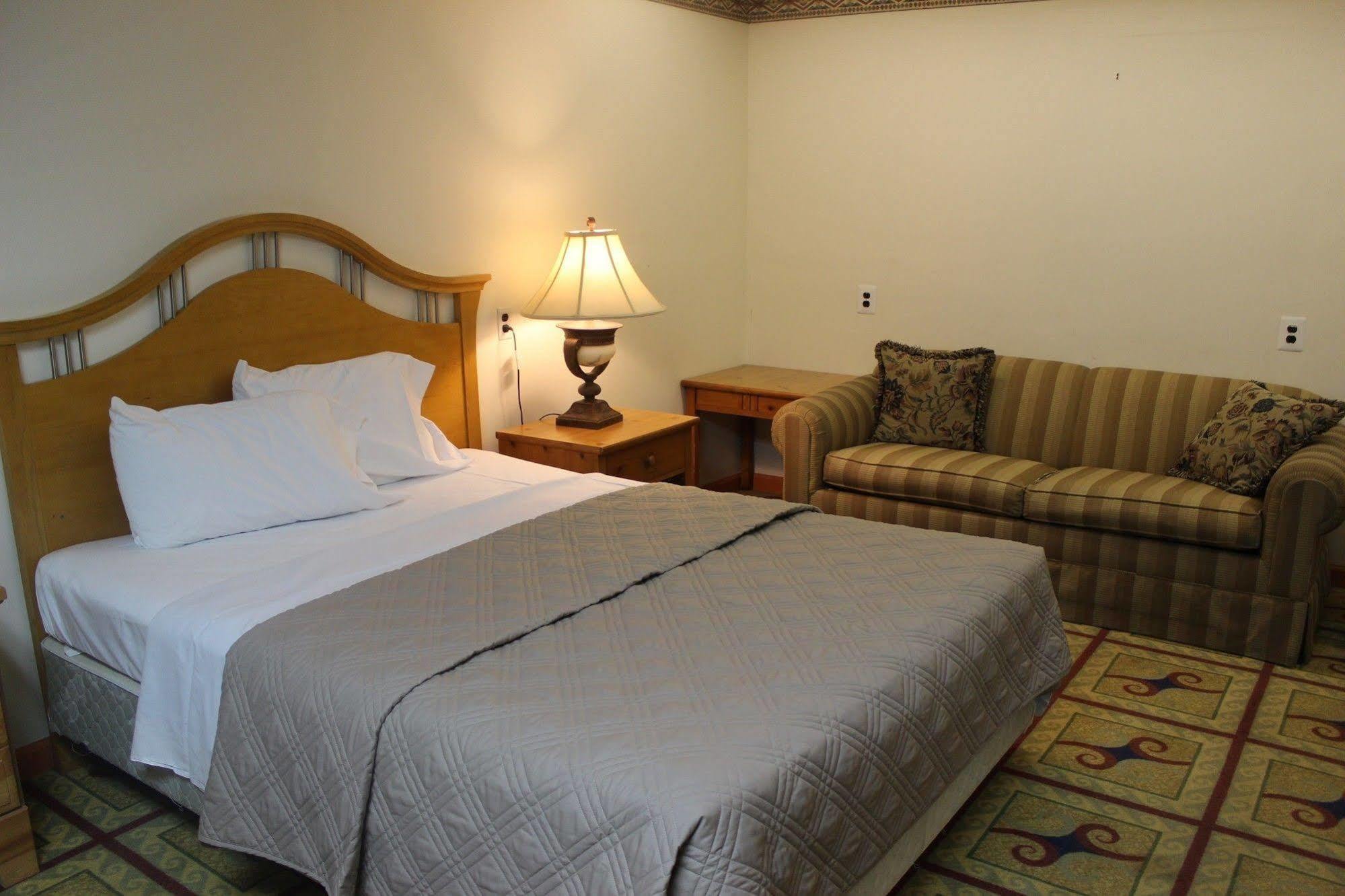 Berkshire Travel Lodge Canaan Екстер'єр фото